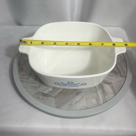 Vintage 1970's Corning Ware White Dish with Blue Floral Motif P-1½2-B .1½QT - Picture 9 of 11